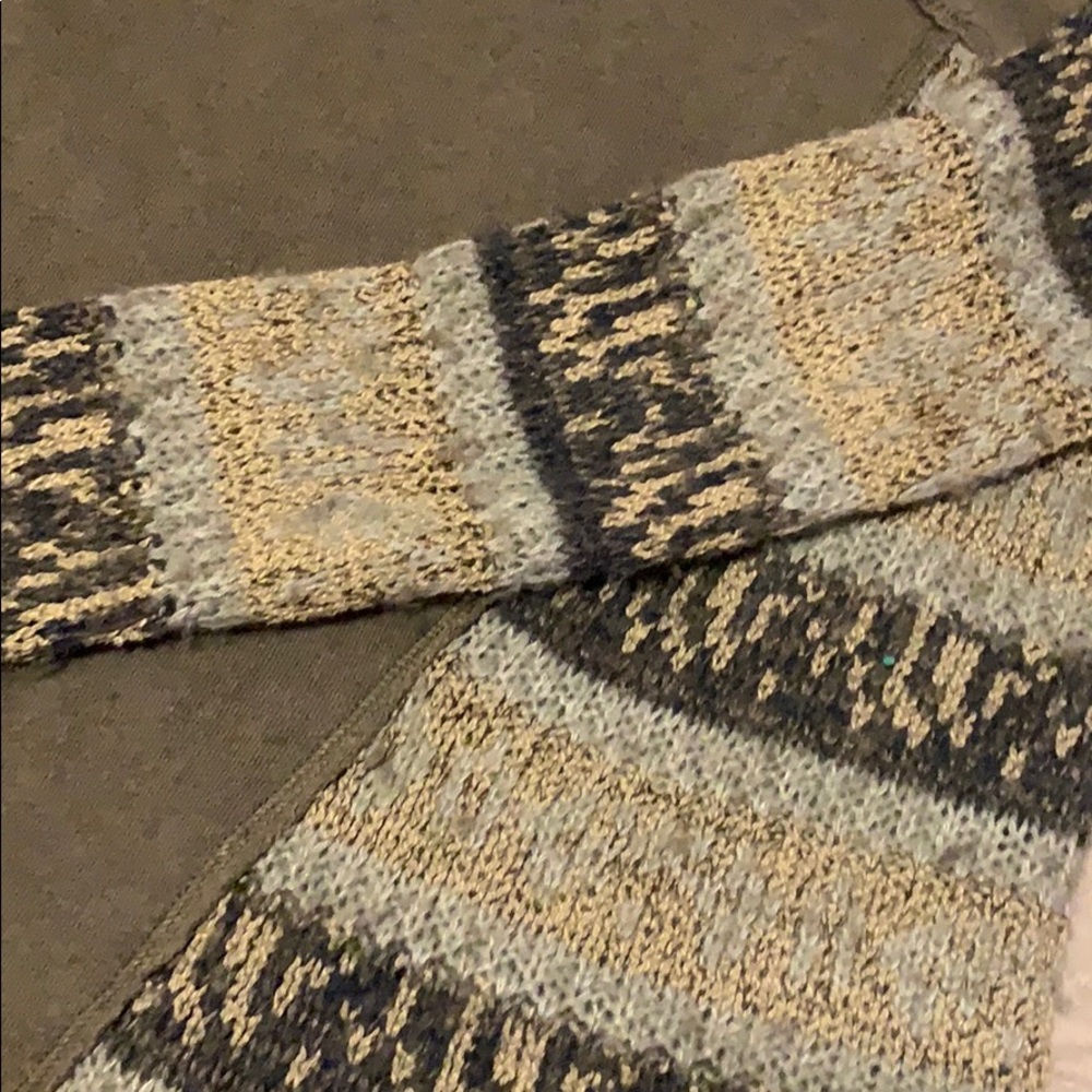 Sweater - Picture 2 of 5